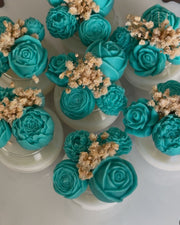 mini bouquet candle in green color